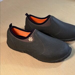 Muck Boot Co Slip-On Rubber Garden Rainwear Shoes Women’s 5/5.5 Men’s 3.5/4
